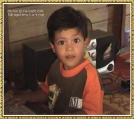 Ruh sedang asyik main Game di Baldah